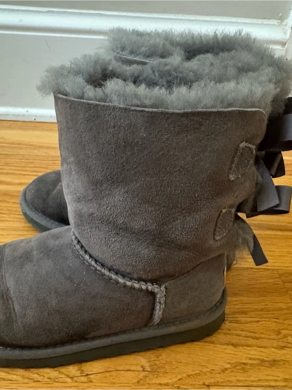 UGG Bailey Bow Mini Boot in Gray Size 13